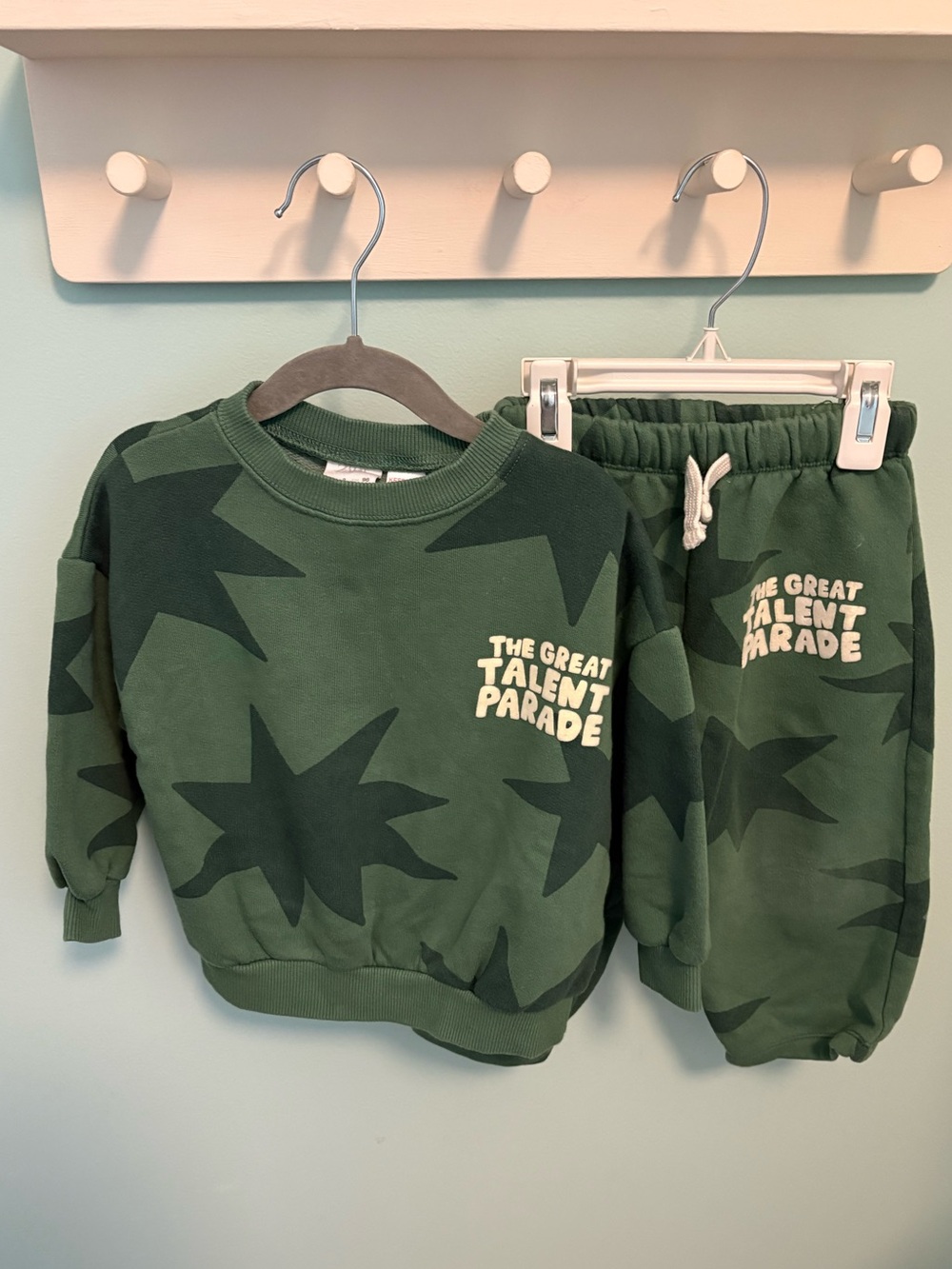 Zara Green Star-Print Sweatshirt & Jogger Set - The Great Talent Parade
